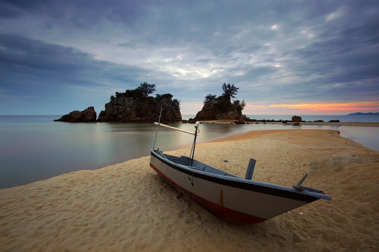 HD image of a boat in a beach
