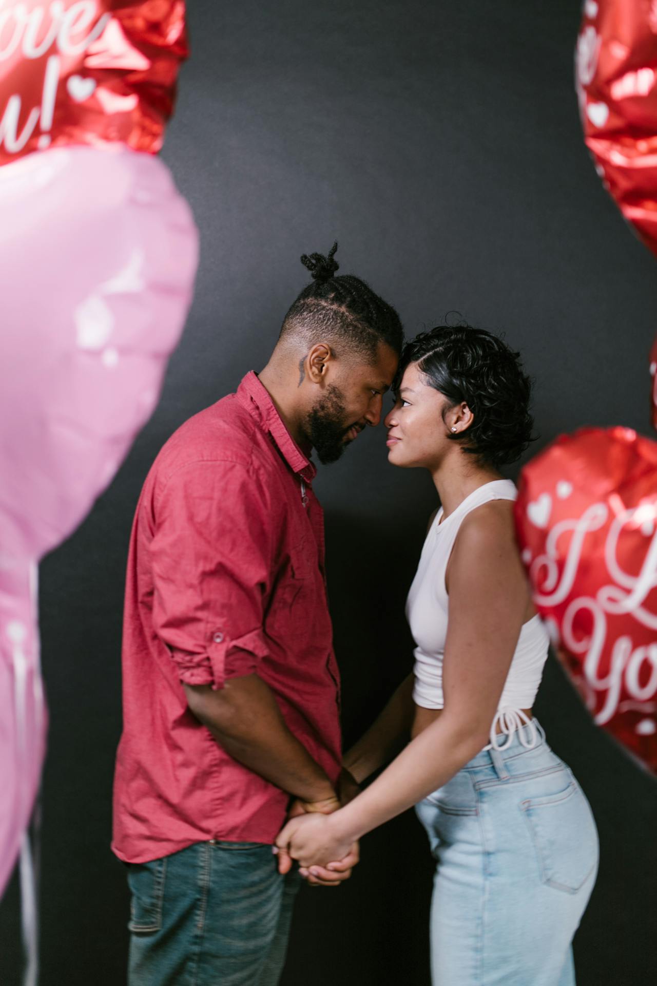 image of a happy couple in photoshoot session